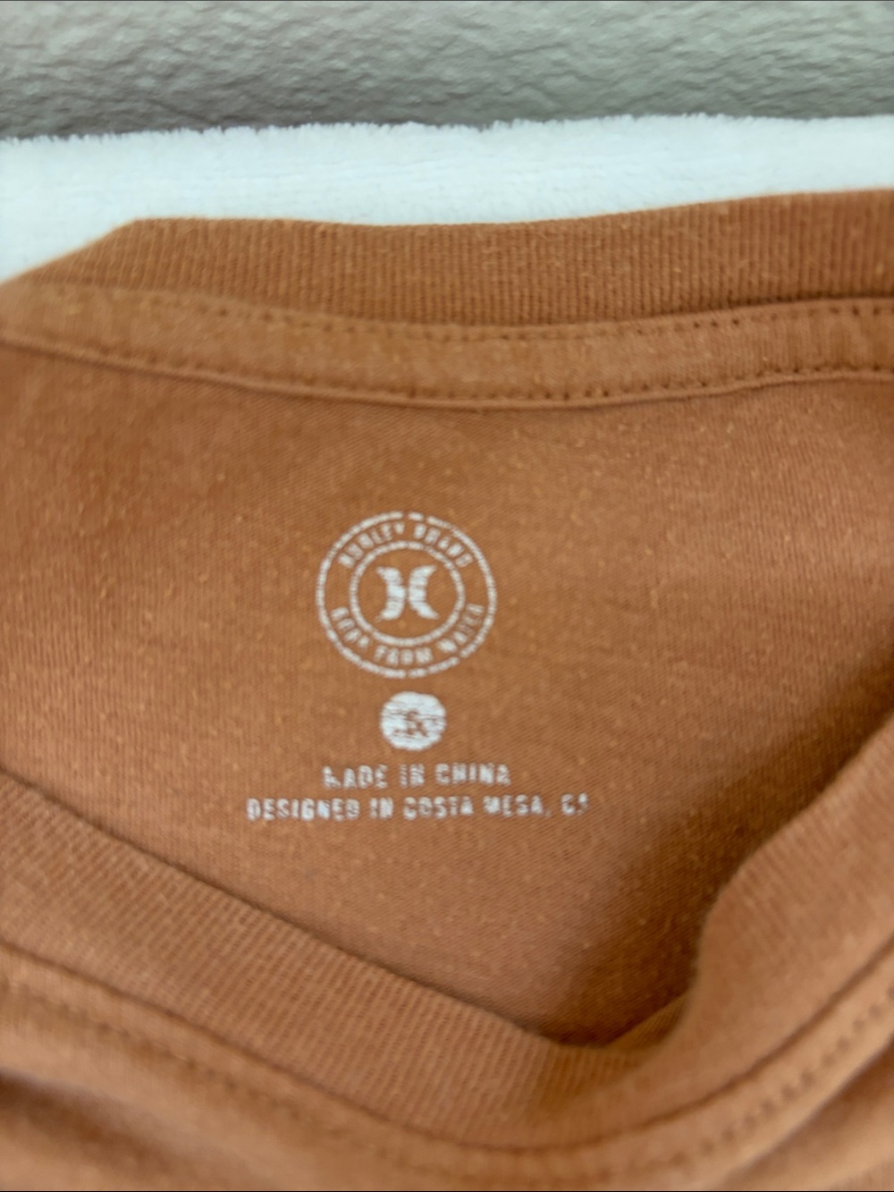 Vintage Hurley cropped tee - Picture 2 of 5